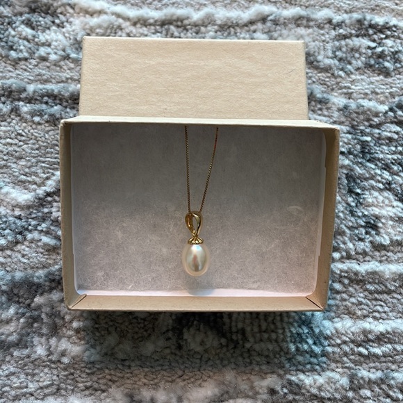 Macy's Jewelry - New in box - Macy's Freshwater Pearl Pendant Necklace